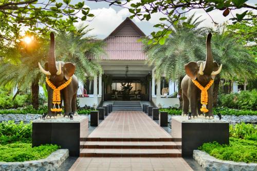 Huai Yai Villa | Scenic Pool Villa and Resort
