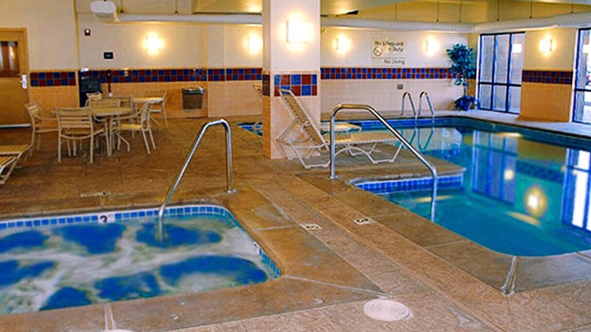 Kingman Hotel | Scenic Road Trip Stop: Ideal Suite with Free Breakfast, Pool | 2 Units