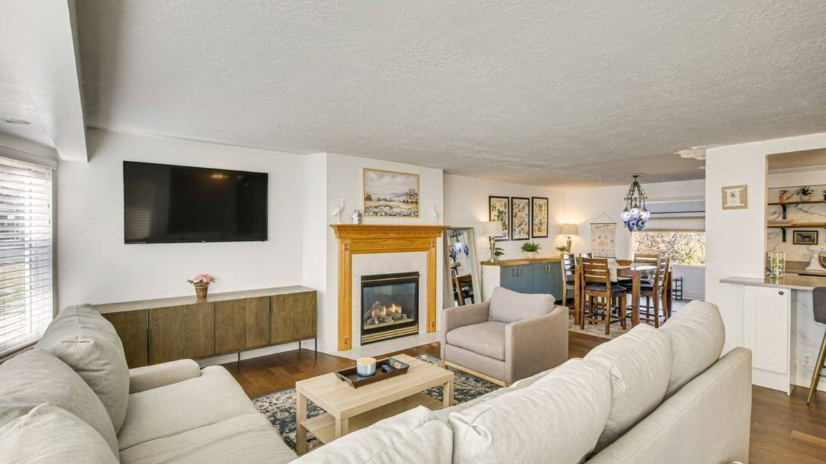 South Ogden House | Scenic South Ogden Getaway: BBQ, Fire Pit, & Gym