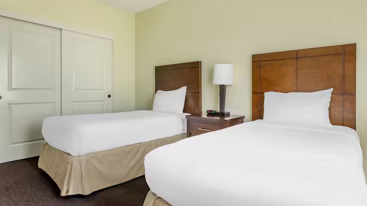 Poipu Hotel | Scenic Stay by Poipu Beach + Free Parking and Outdoor Pool + Kitchen