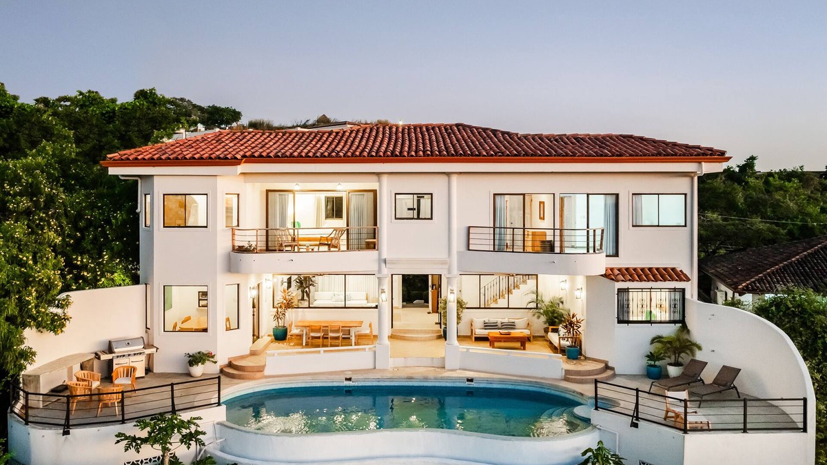 Tamarindo House | Scenic Villa Overlooking Two Beaches, a National Park, and Mountains – Minutes to the Beach