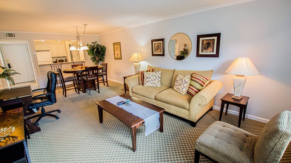 Wesley Chapel Condo | Scenic Water View Condo in Golf Resort | Cozy Ground Floor 1BR | Ideal for Work/Relaxation