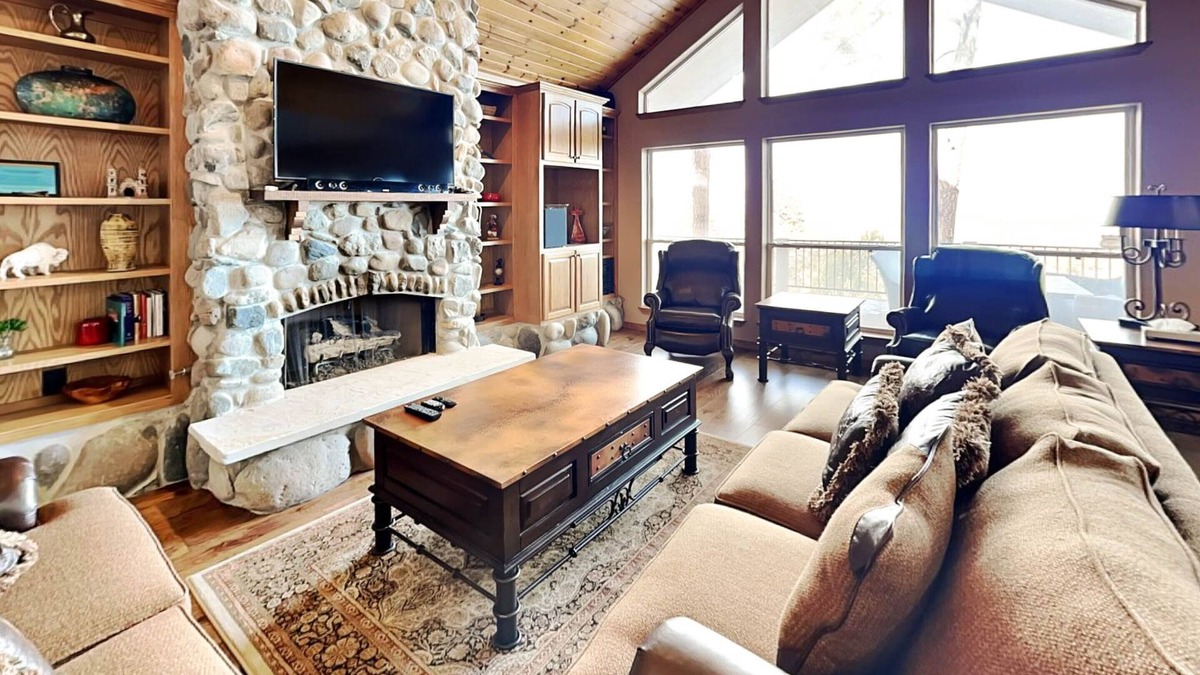 Alto House | Scenic Wine Down | Luxe Mountain Retreat + Views & Hot Tub!