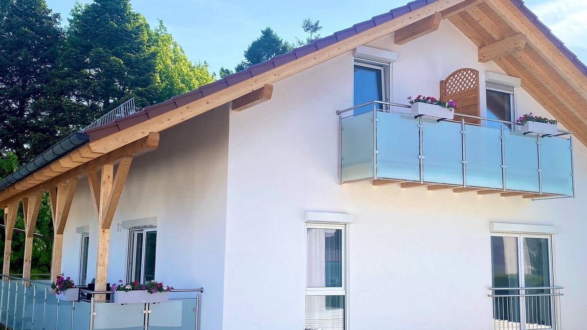 Engelsbrand Resort | Schönes helles Studio-Appartement mit großem Balkon