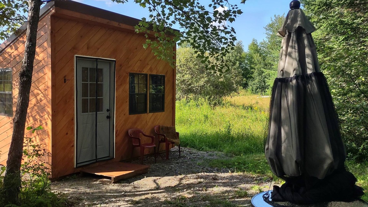 Lincoln Cabin | Schlafman's Hollow Solar Cabin 2