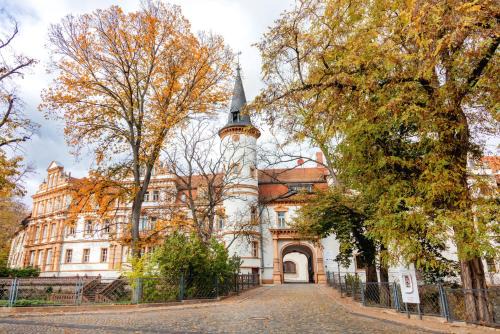 Schkopau Hotel | Schlosshotel Schkopau