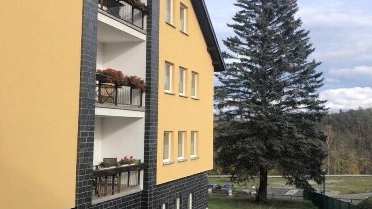 Schwarzburg House | Schwarzatal meadow view