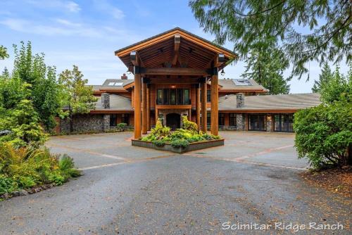 Anacortes House | Scimitar Ridge Ranch - Luxury Lodge - Sleeps 35 with Indoor Pool Villa