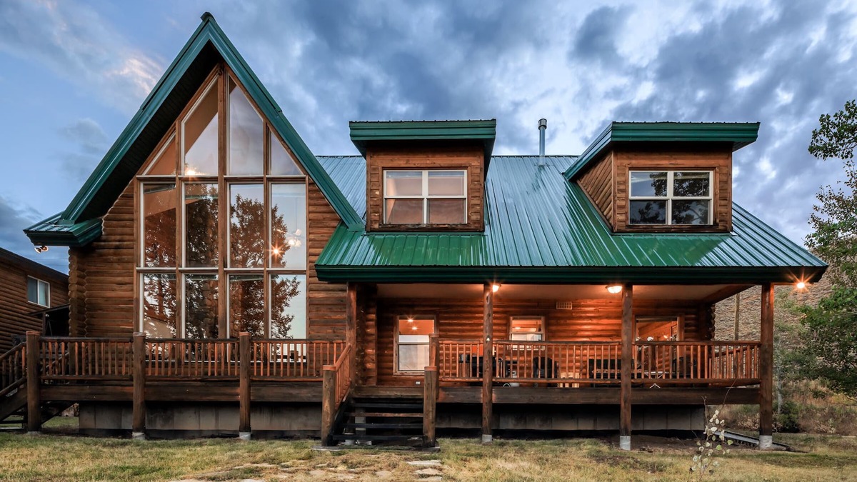Helper Cabin | Scofield Lakefront Cabin with Private Dock