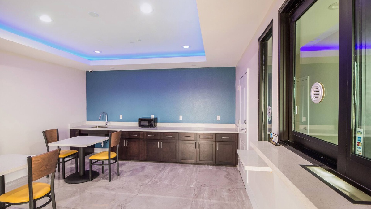Houston Hotel | Scottish Inn & Suites Houston Willowbrook