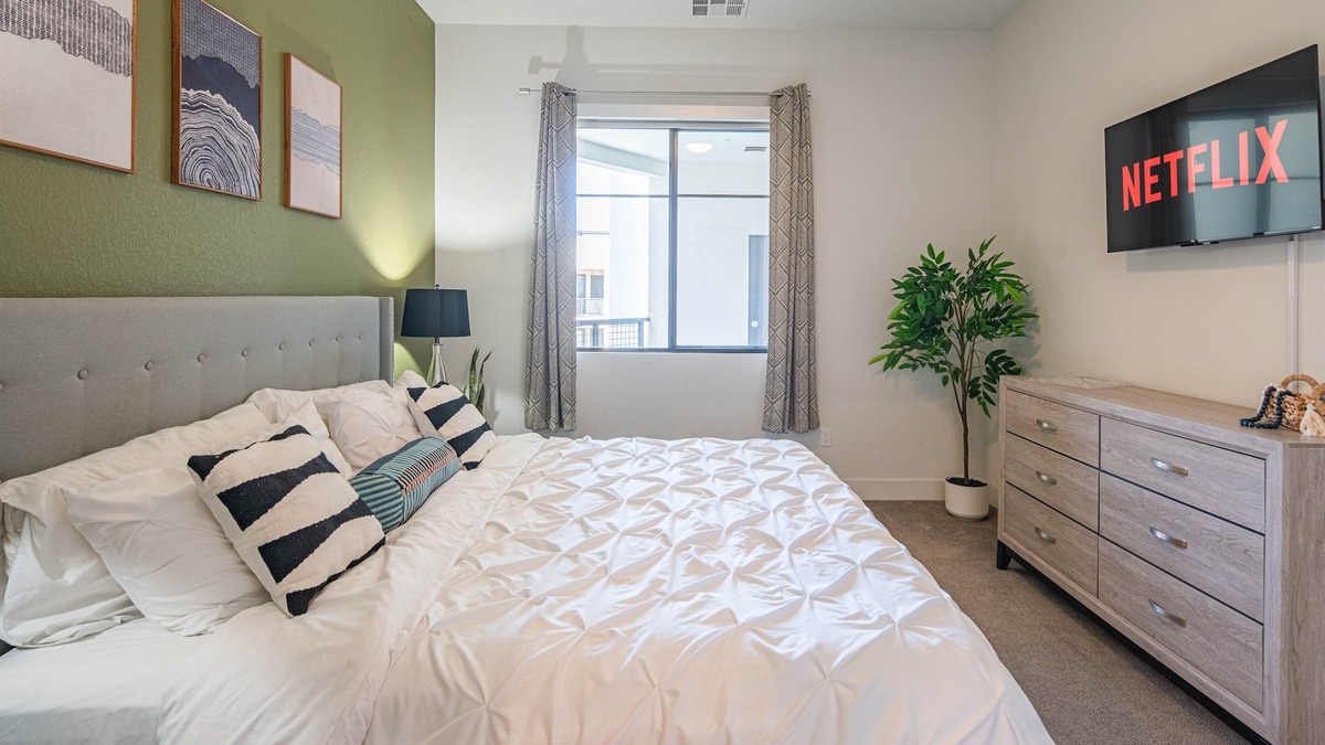 Thunderbird Industrial Airpark Condo | Scottsdale Desert | Pool, BBQ & Near Mayo Clinic
