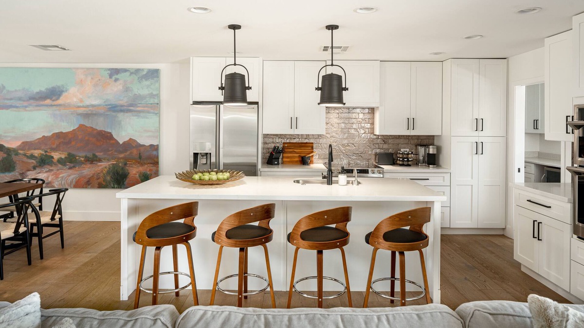Raskin Estates House | Scottsdale Sunny Lux With Pool & Central Location! Vibrantly Designed Rooms!