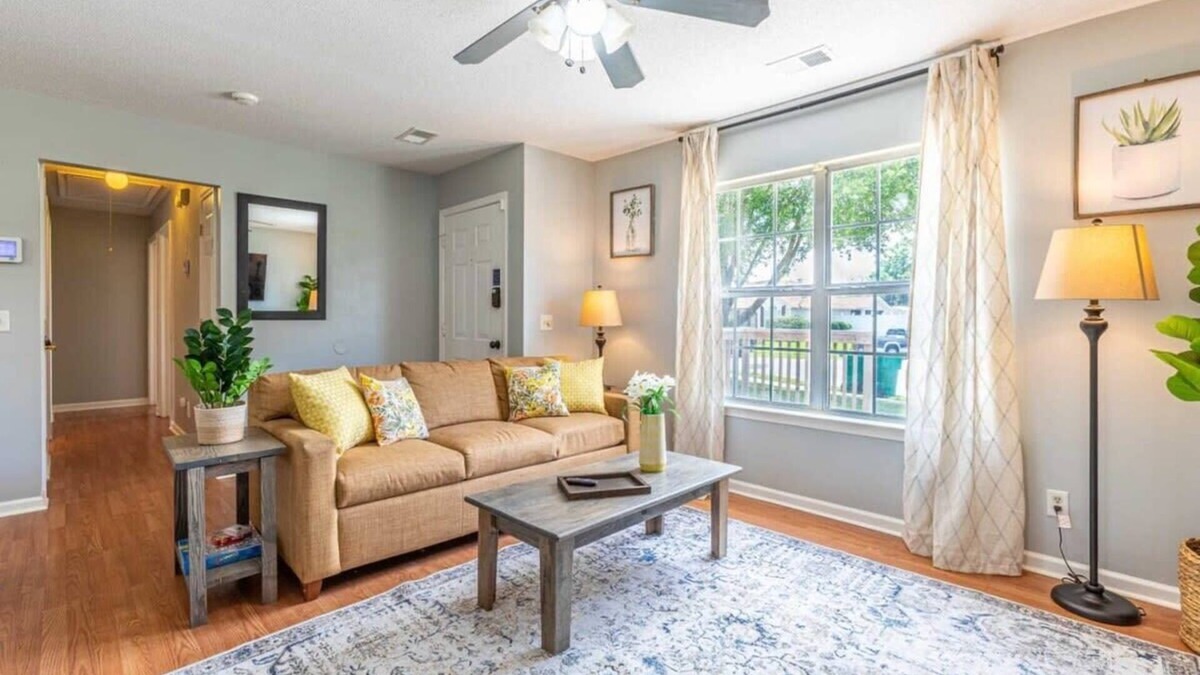 Pooler House | Screened Porch, Firepit, Patio! Peaceful in Pooler