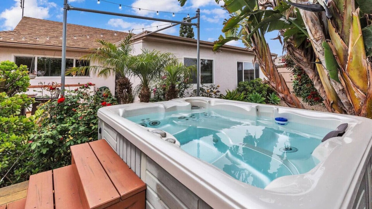 North Clairemont House | SD Family Oasis, Great Location, Hot Tub & BBQ!