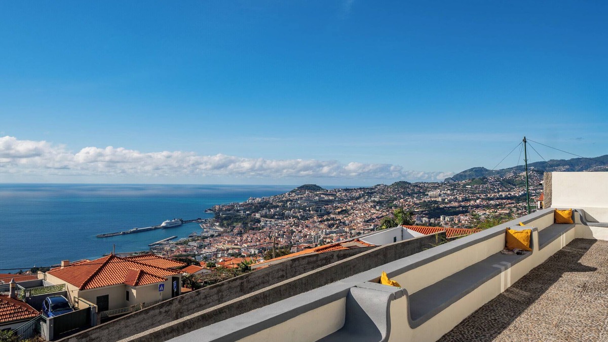 Funchal House | Sea and mountain view - Madeira Friendly Guest House