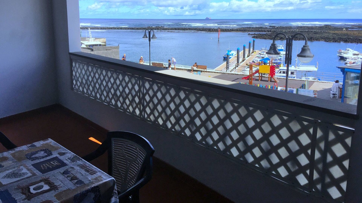 Orzola Apartment | Sea and volcano (spectacular views of the lake's first line)