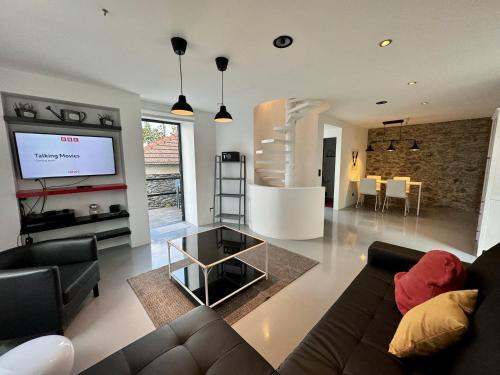 Porto da Cruz House | Sea Breeze Boutique House