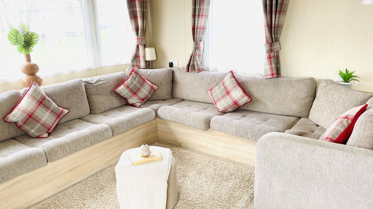 Cayton Bay Apartment | Sea Breeze, Cayton Bay