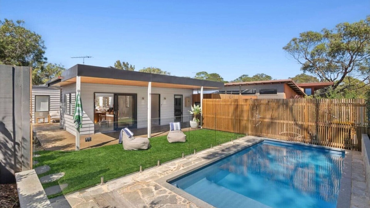 Jan Juc House | Sea Breeze Pool House - Jan Juc