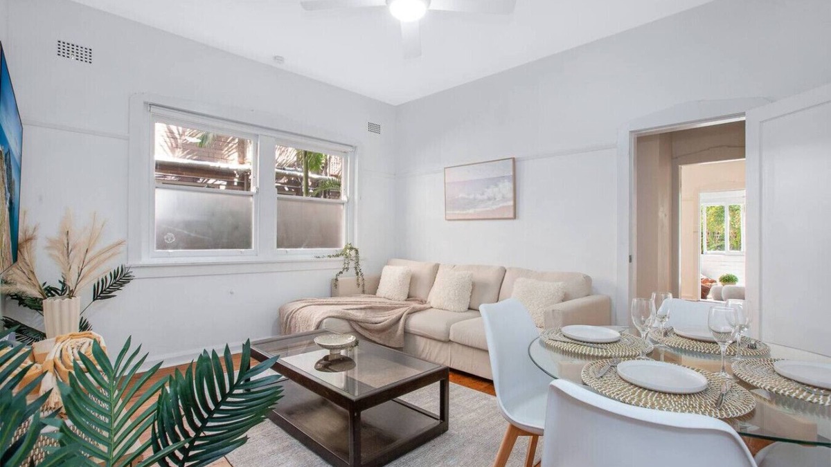 Manly Apartment | Sea Breeze Retreat - Prime Spot for Families & Couples