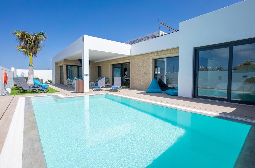 Playa Blanca Villa | Sea Breeze Villas Lapa and Claca