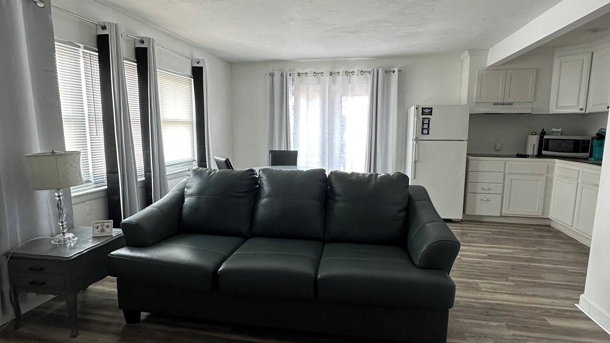 Bayview Apartment | SEA-clusion 3 cozy 1 bedroom apartment across the street from the beach!