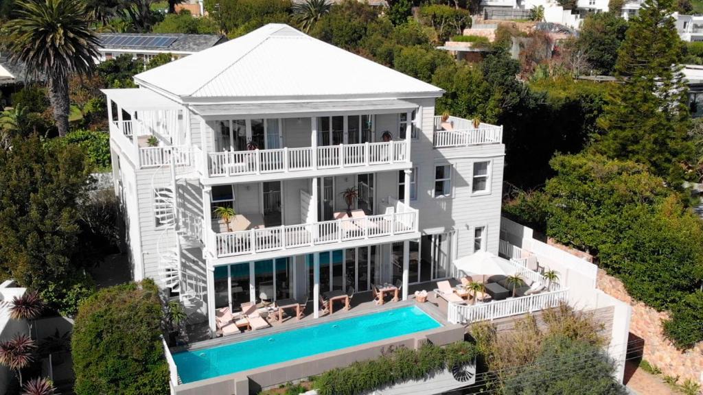 Camps Bay Hotel | Sea Five Boutique Hotel