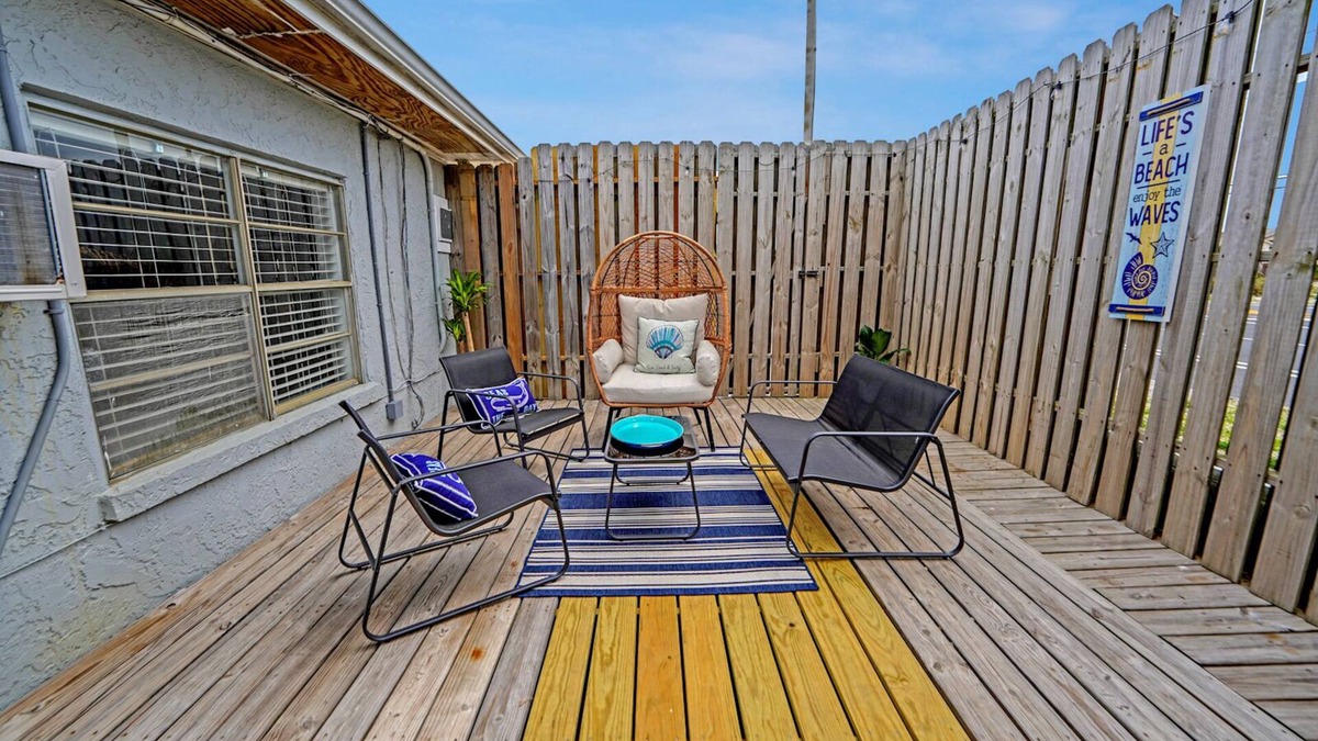 Crescent Beach Hotel | Sea Foam Suites