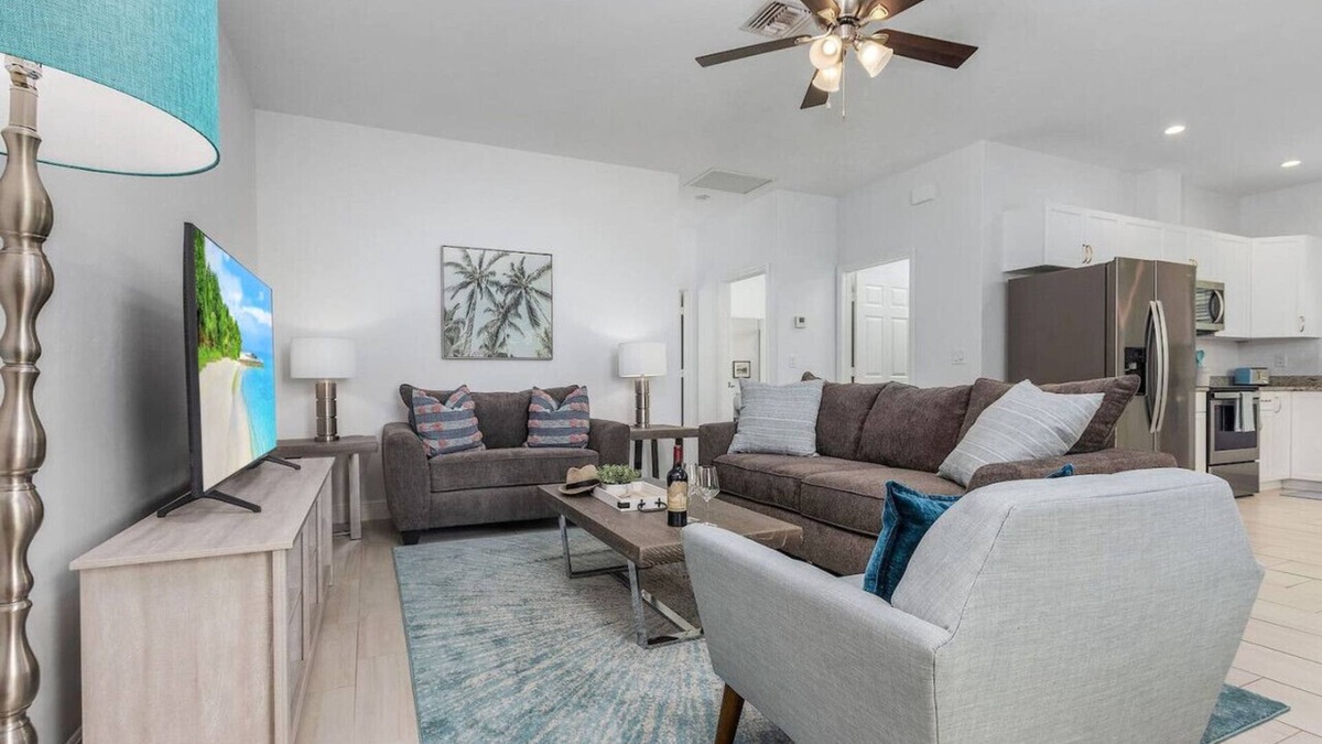 Naples Park House | Sea Gem Retreat. Beach*Wine*Dine*Relax. Repeat!