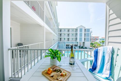 Gulf Shores Apartment | Sea Glass 214 New Condo ON THE BEACH