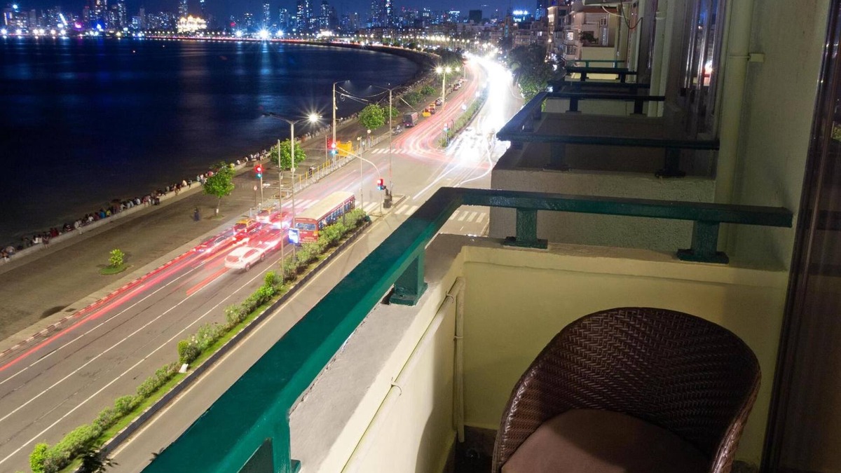 Churchgate Hotel | Sea Green South Hotel