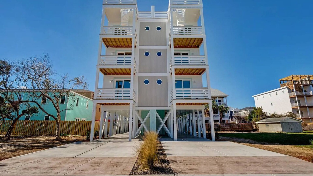 Wilmington Beach House | Sea La Vie into the fall