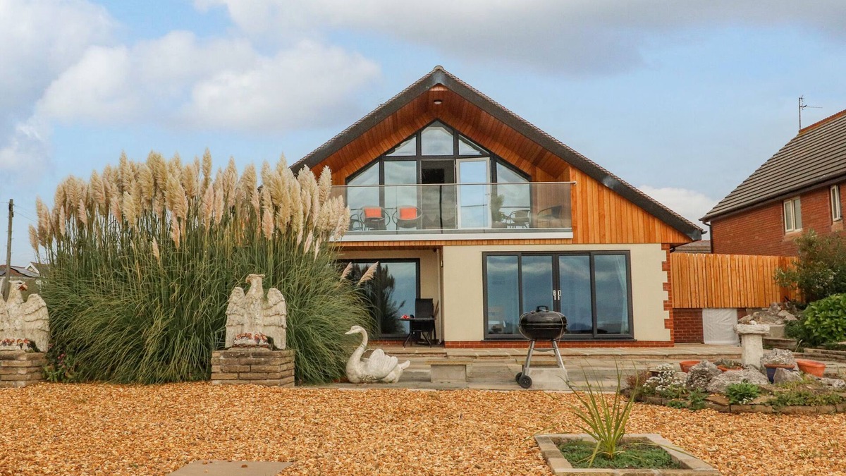 Lytham St. Anne's House | SEA LA VIE, pet friendly, country holiday cottage in Lytham St. Annes
