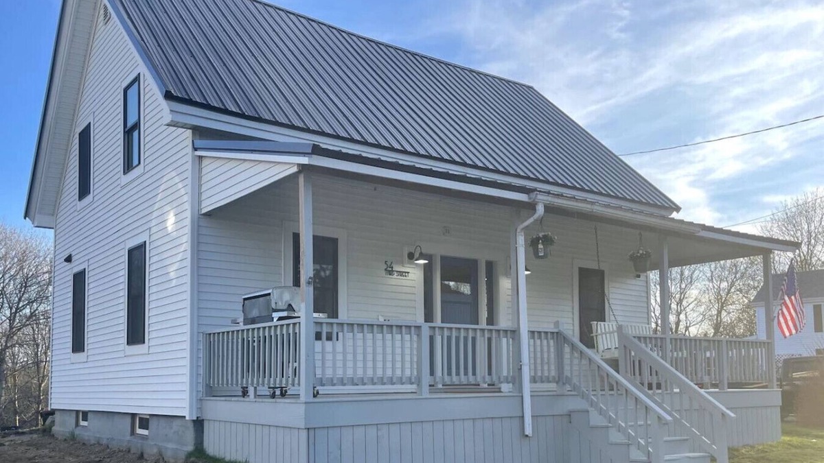 Eastport House | Sea la Vie | Spacious, Stylish Home Steps from Downtown Eastport