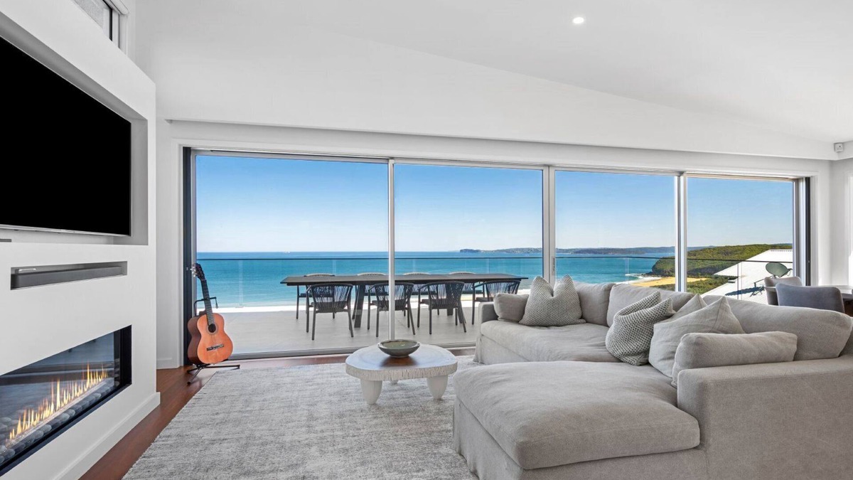 Killcare Heights House | Sea Mist by HolidayCo.