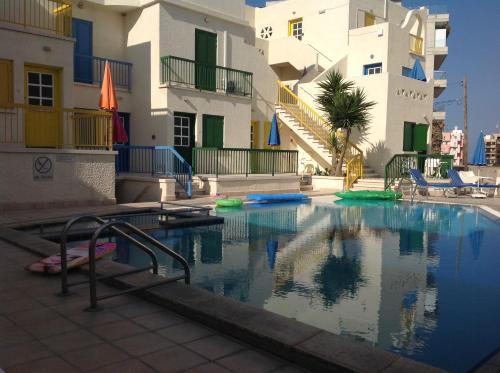 Larnaca Apartment | Sea N Lake View Hotel Apartments