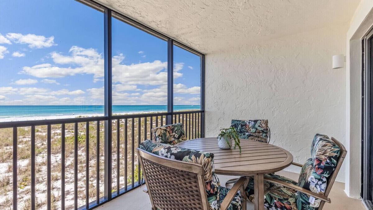 Boca Grande Condo | Sea Oats C-157, Beachfront 2-bedroom, 2-bath condo
