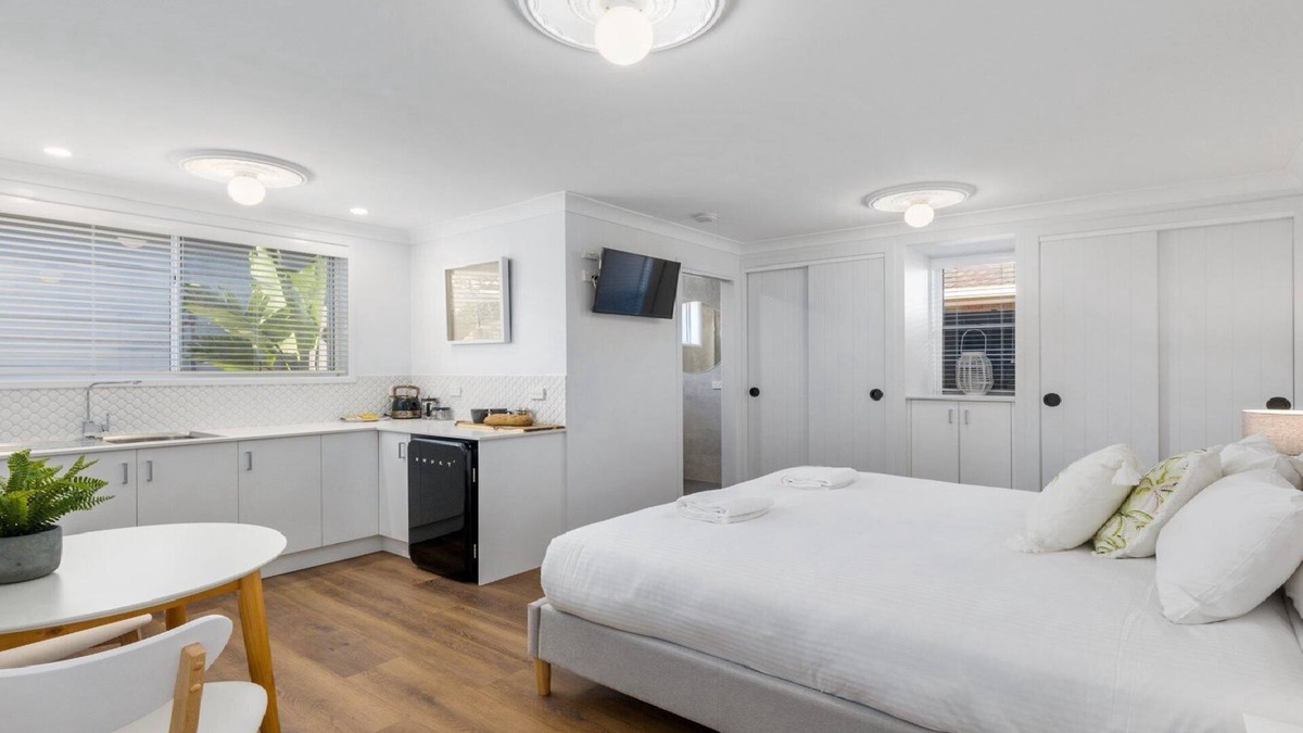 Sawtell House | Sea Pine Studio - Couples Dream, Pet Friendly, Corporate Stay