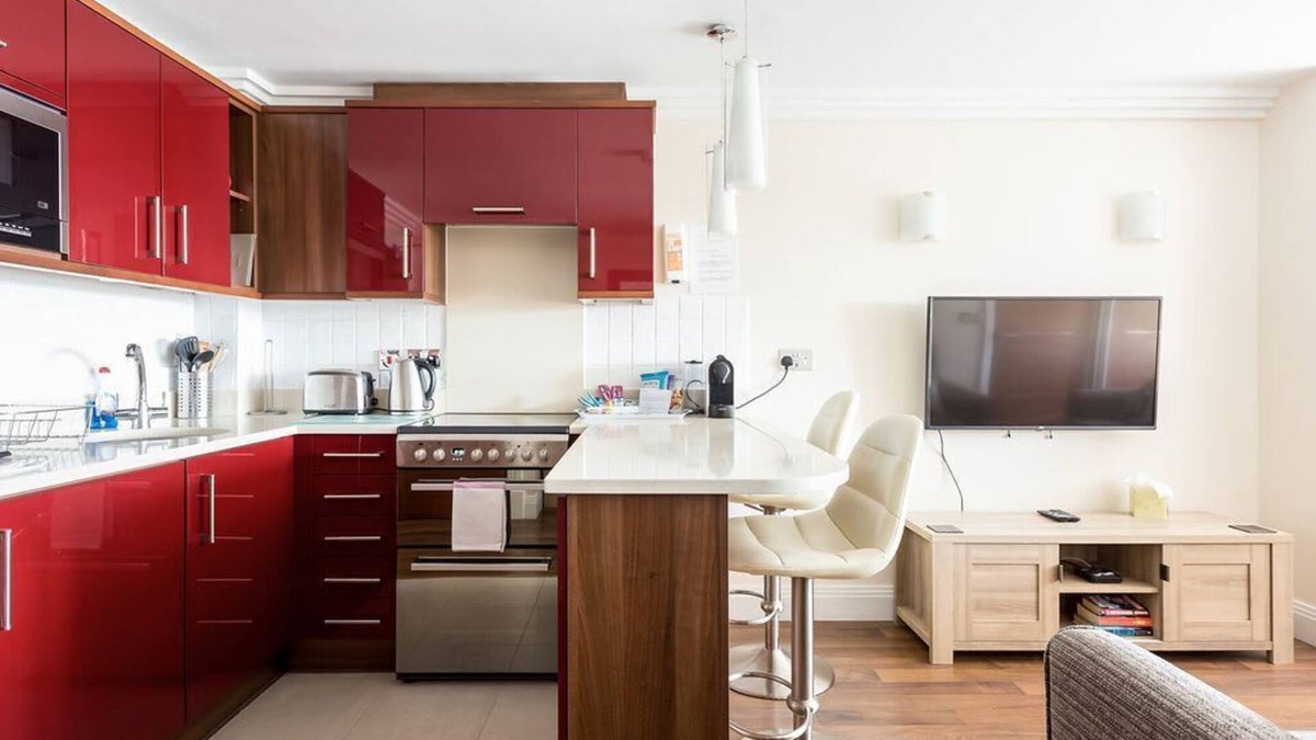 Westbourne Apartment | Sea Quest - Short Walk to Alum Chine Beach