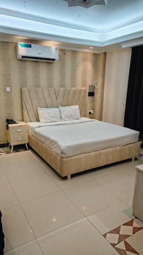 Uttara Hotel | Sea Shell Palace