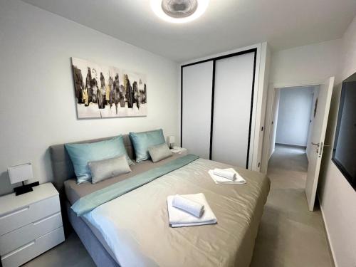 Slatine Apartment | Sea Slatine II - Modern apartment with pool - 30 meters from the beach