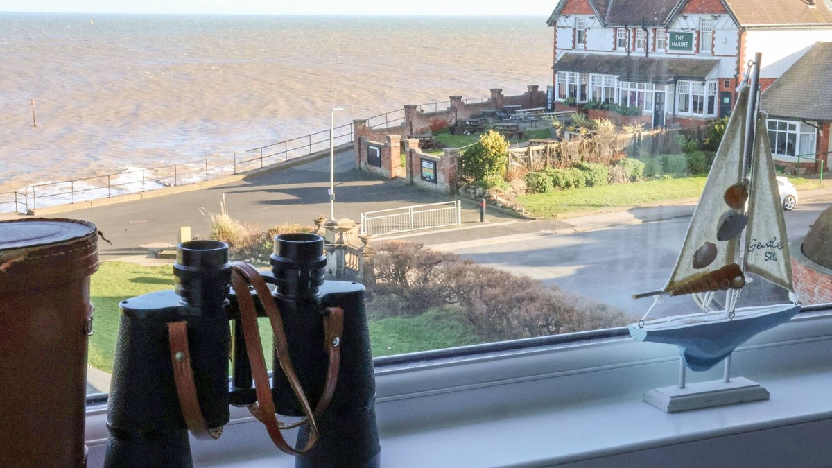 Hornsea Cottage | SEA SPELL LOFT, pet friendly, character holiday cottage in Hornsea