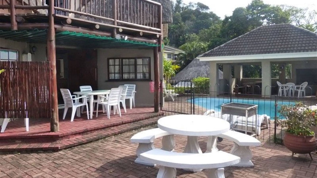 Margate Beach House | Sea Spray - Beautiful private Unit with swimming pool