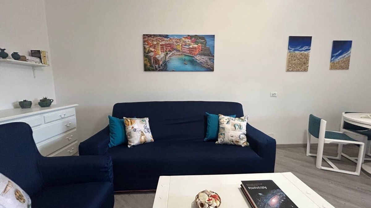 Luni Mare Apartment | Sea&Sun House is a cozy and beautiful apartment within walking distance from the sea