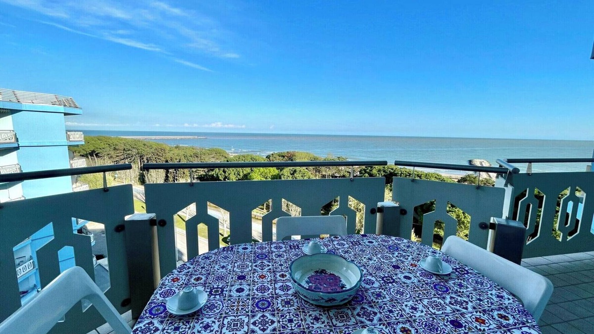 Porto Santa Margherita Apartment | Sea view apartment with shared pool