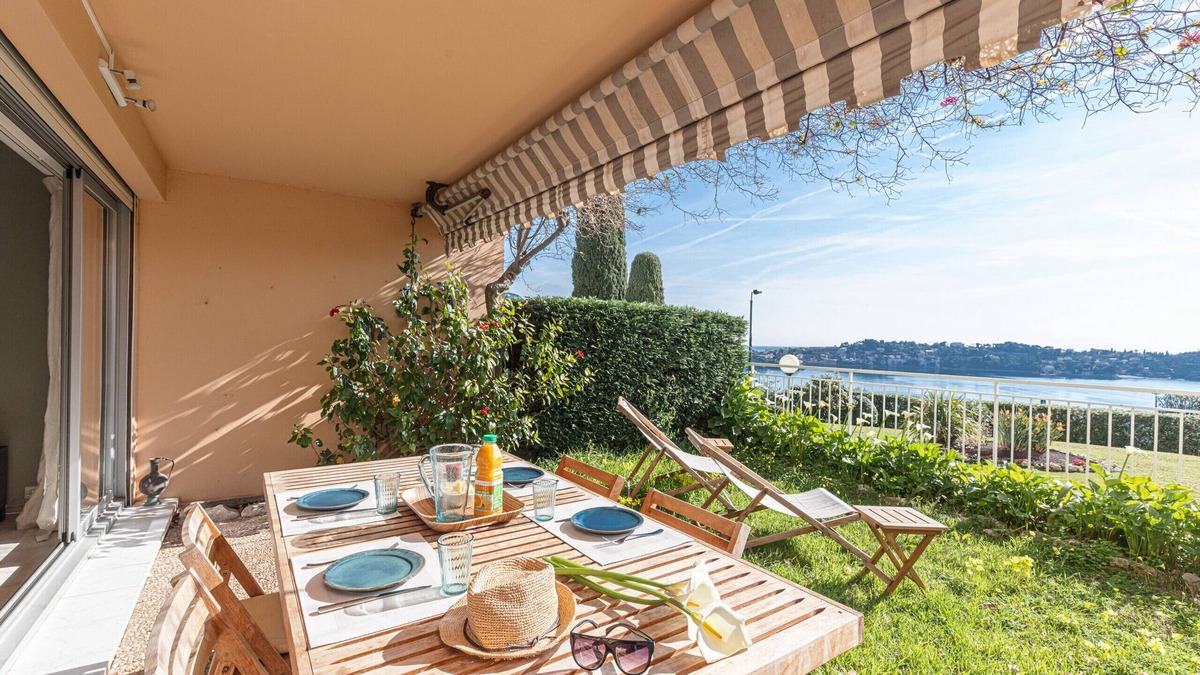 Mont Boron Apartment | Sea View 2 Bdrs - Garden Swimming Pool & Parking