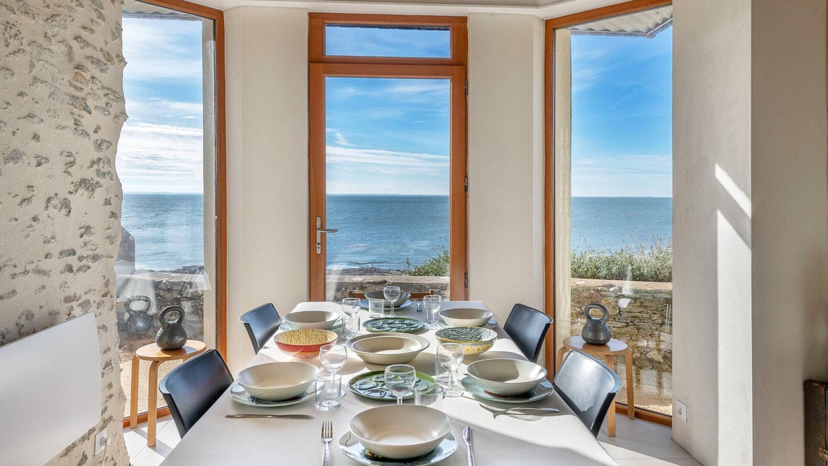 Prefailles House | Sea view, 30m from beach, 5 adults & 1 child