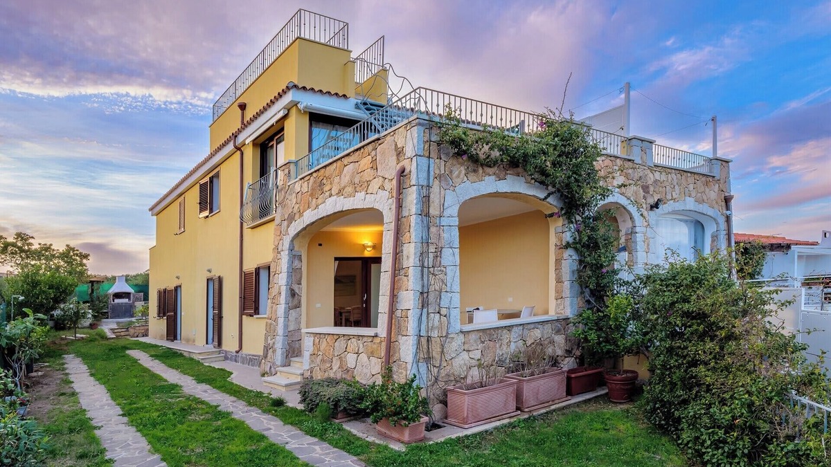 Baia Caddinas Apartment | Sea view, 5 minutes walking from the beautiful clear water beach