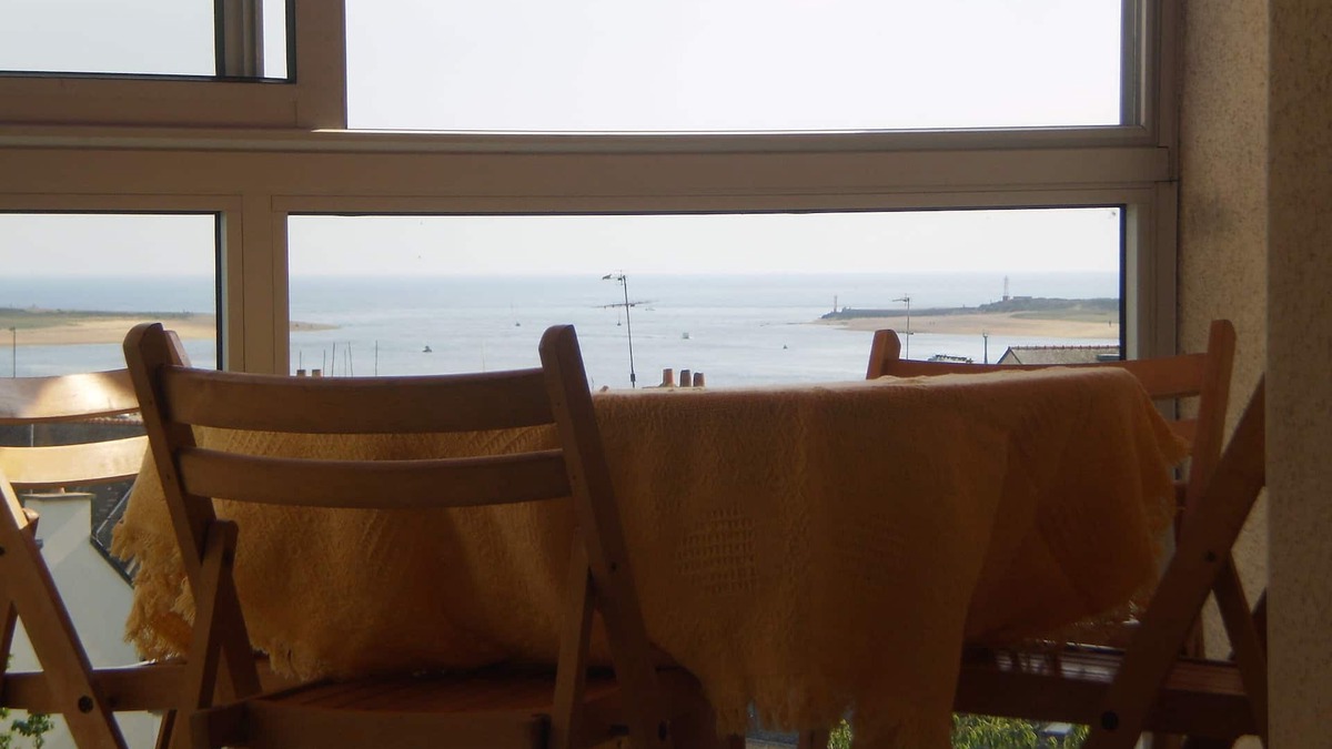 Etel Apartment | SEA VIEW AND HOTEL BAR NEAR BEACHES AND SHOPS