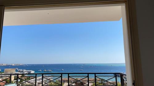 Sakkala Apartment | Sea view apartment 10 , in city center front of the sea F 10